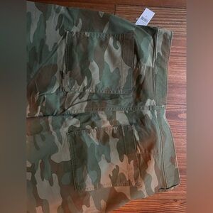 Camouflage Cargo Pants (women’s)